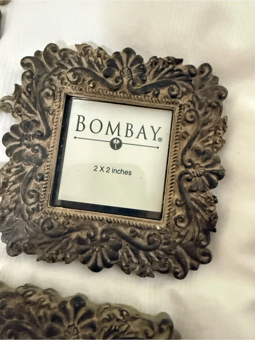 VTG Bombay Company Ornate Triple wall hanging Picture Frame